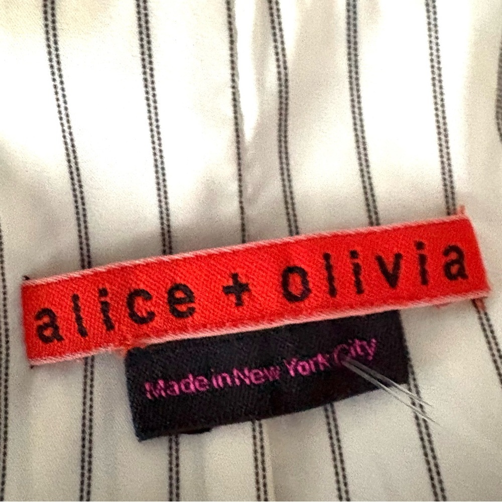 ALICE+OLIVIA White & Black
Cotton Tweed Cropped Jacket - Picture 6 of 6